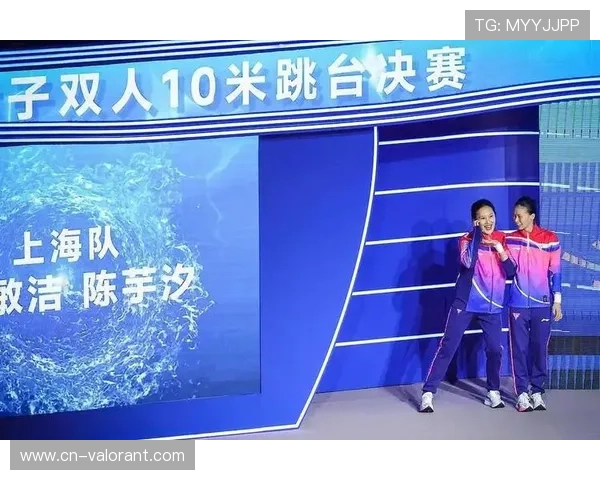 小选手带伤坚持完赛,观众掌声致敬体育精神