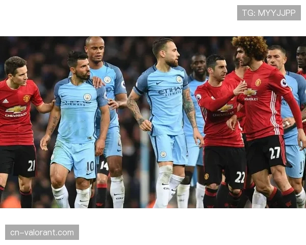 探营柏林联：赛前战术课全队观看对手边路进攻录像